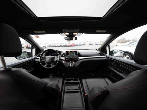 Used 2023 Honda Odyssey Sport image 19