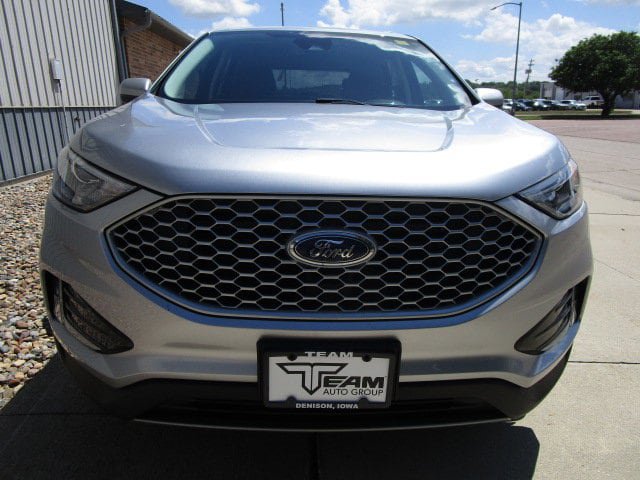 Used 2023 Ford Edge SEL w/ Convenience Package AWD/4WD image 2