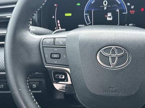 Used 2025 Toyota Camry SE w/ Multimedia Upgrade Package FWD image 10