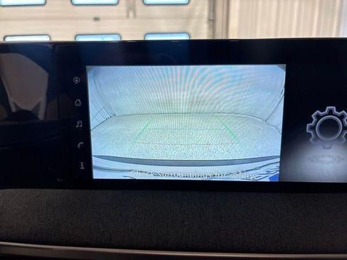 Used 2025 Nissan Kicks SV AWD/4WD image 20