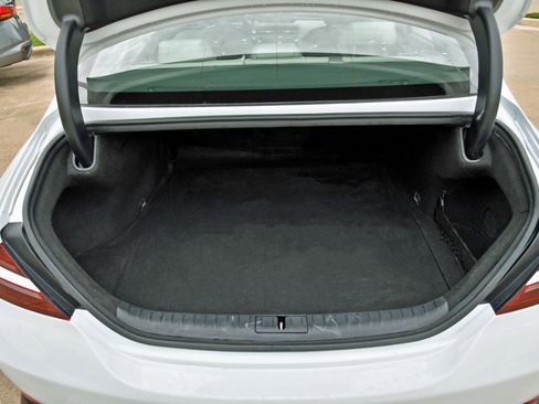 Used 2024 Genesis G70 2.5T image 7