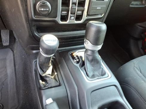 Used 2022 Jeep Gladiator Sport AWD/4WD image 20