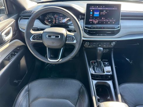 Used 2023 Jeep Compass Limited image 12