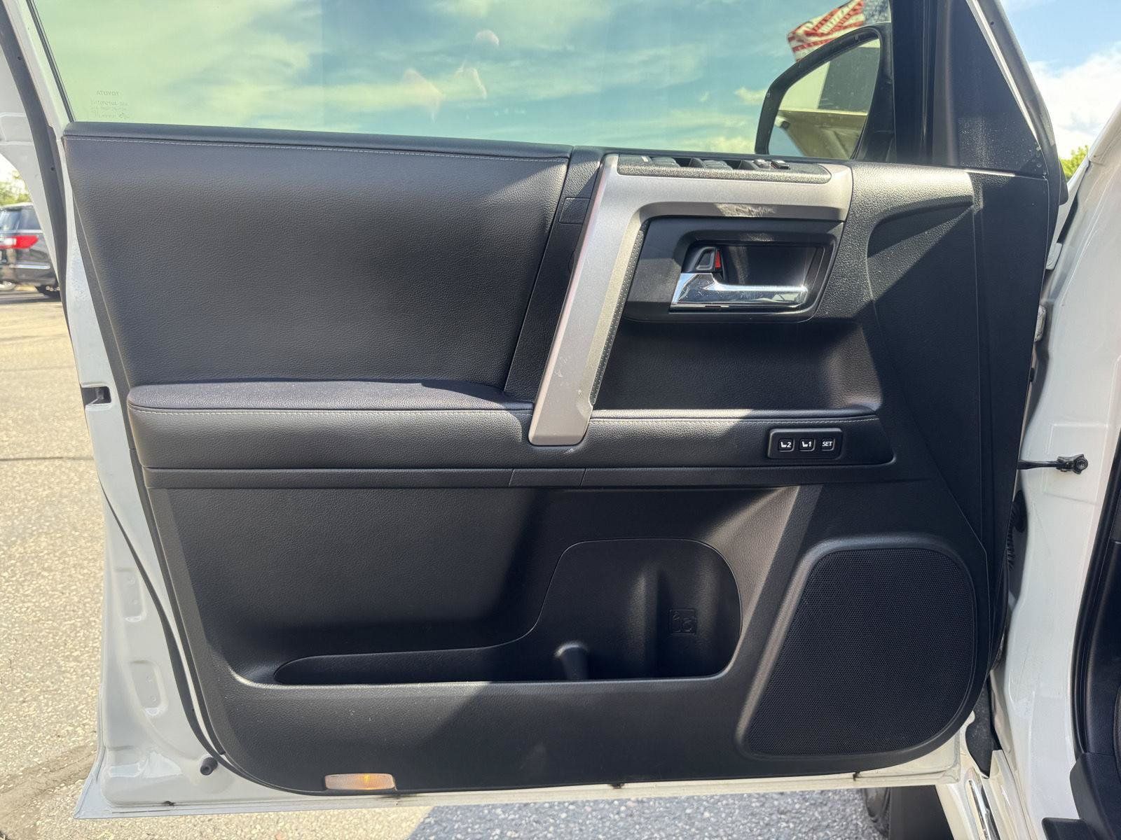 Used 2021 Toyota 4Runner Limited AWD/4WD image 12