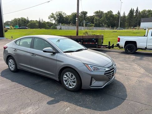 Used 2020 Hyundai Elantra SE FWD image 11
