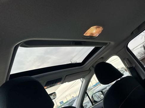 Used 2017 Subaru Crosstrek 2.0i Premium w/ Moonroof Package image 24