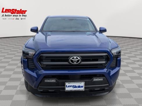 Used 2025 Toyota Tacoma SR5 AWD/4WD image 8