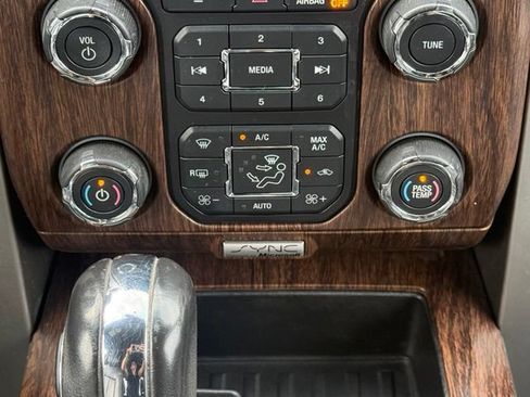 Used 2013 Ford F150 Lariat w/ Lariat Chrome Pkg AWD/4WD image 28