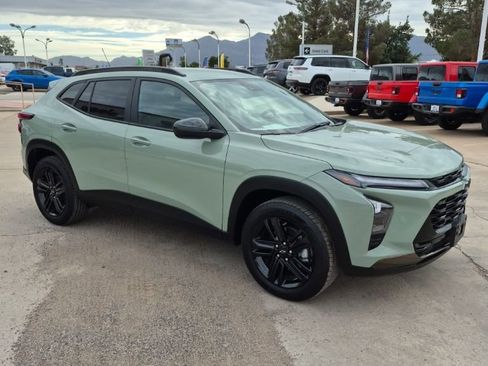 Used 2025 Chevrolet Trax ACTIV w/ Driver Confidence Package image 3