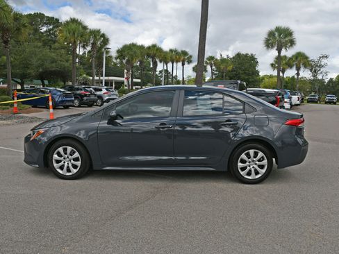 Certified 2025 Toyota Corolla LE w/ Convenience Package FWD image 5