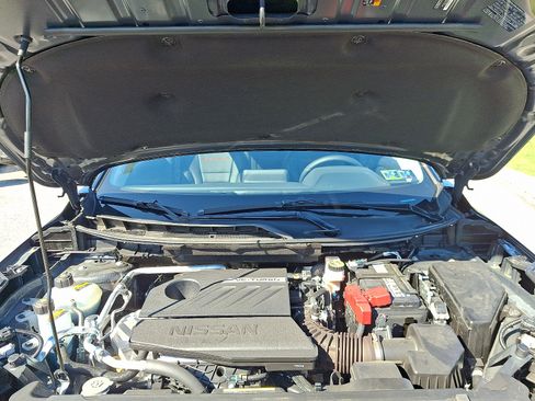 Certified 2025 Nissan Rogue SV image 27