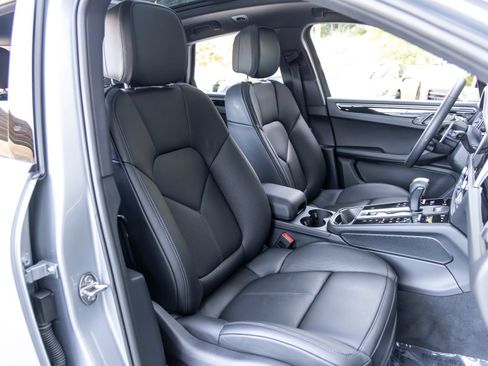 Certified 2026 Porsche Macan AWD/4WD image 65