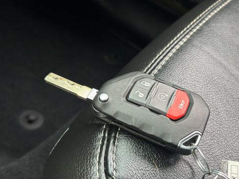 Used 2022 Jeep Wrangler Unlimited Sahara w/ Cold Weather Group image 27