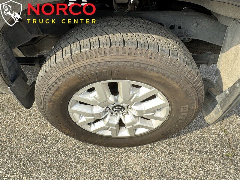 Used 2022 Nissan Frontier SV RWD image 9