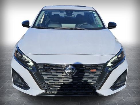 Used 2024 Nissan Altima 2.0 SR image 2