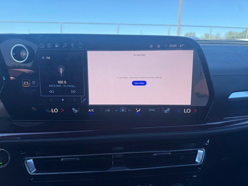 Used 2026 Chevrolet Traverse Z71 w/ LPO, Floor Liner Package AWD/4WD image 10