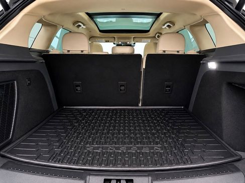 Used 2024 Lincoln Corsair Grand Touring w/ Rear Removable Package Tray AWD/4WD image 10