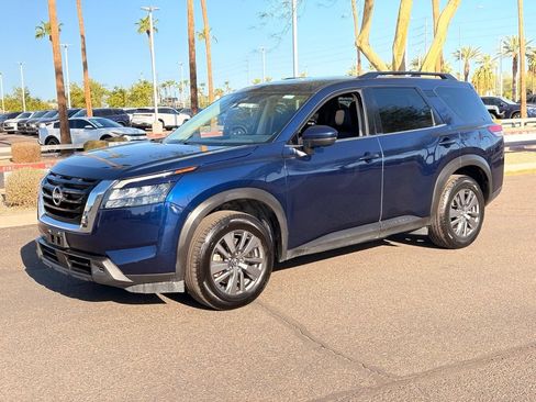 Certified 2024 Nissan Pathfinder SV FWD image 2