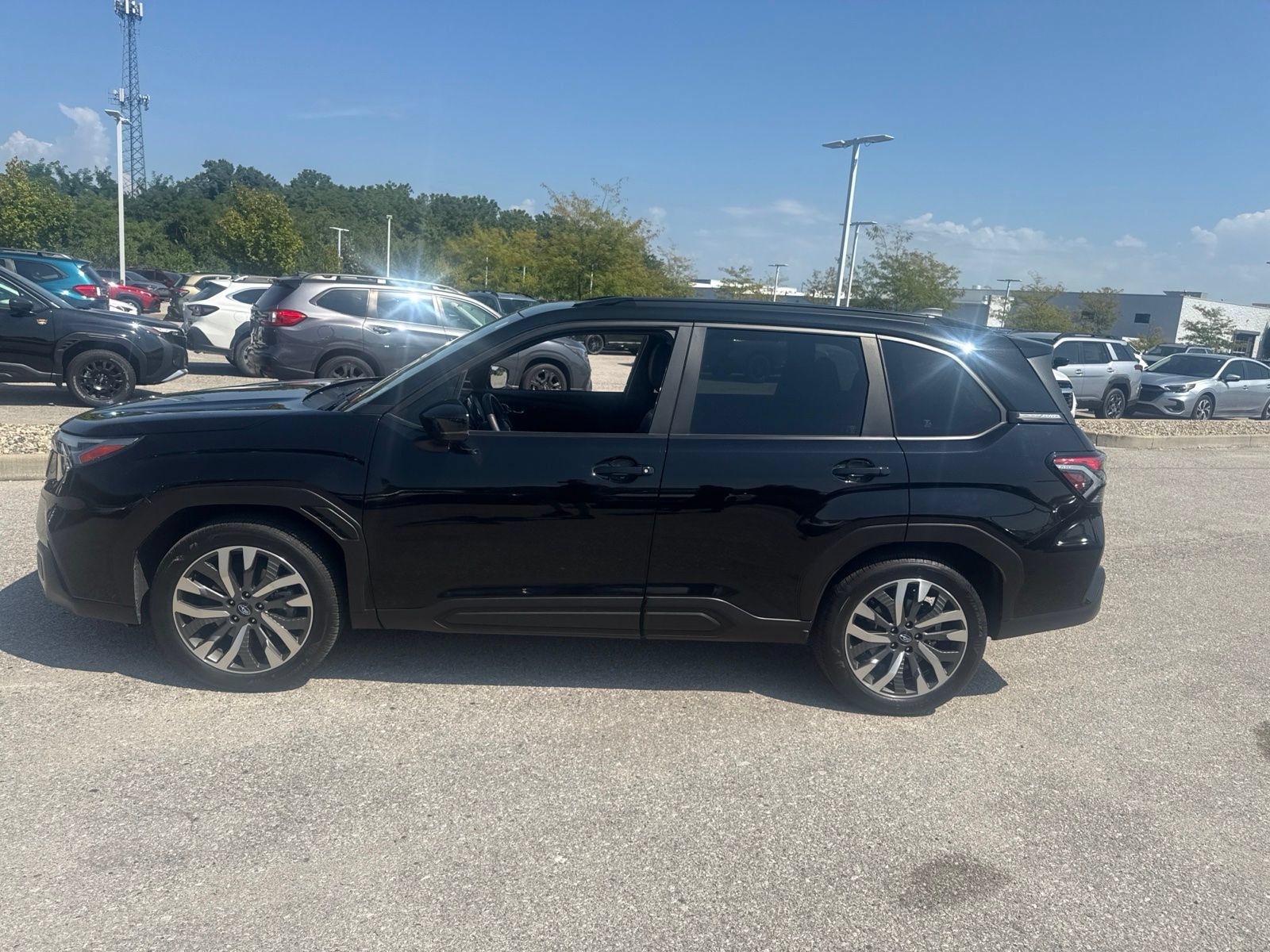 Used 2025 Subaru Forester Touring AWD/4WD image 17