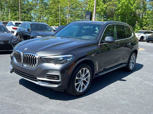 Used 2019 BMW X5 xDrive40i w/ Premium Package 2 AWD/4WD image 2