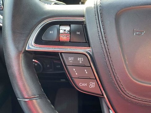 Used 2020 Lincoln Continental AWD w/ Premium Package image 32