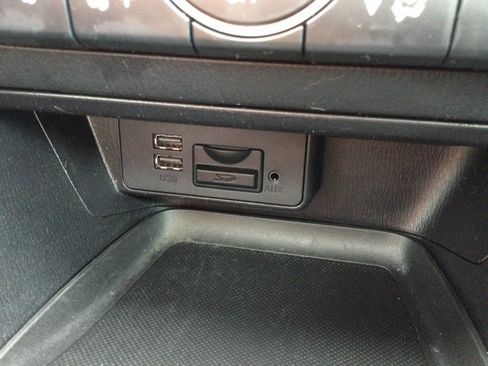 Used 2018 MAZDA MAZDA3 Touring FWD image 32