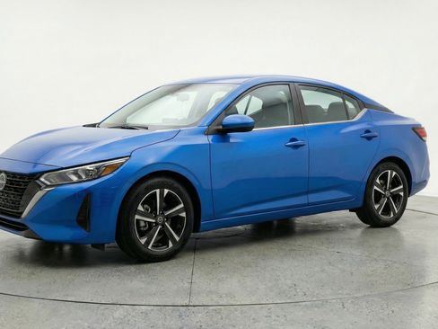 Used 2025 Nissan Sentra SV image 3