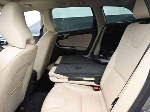 Used 2016 Volvo XC60 T6 w/ Proximity Package image 16