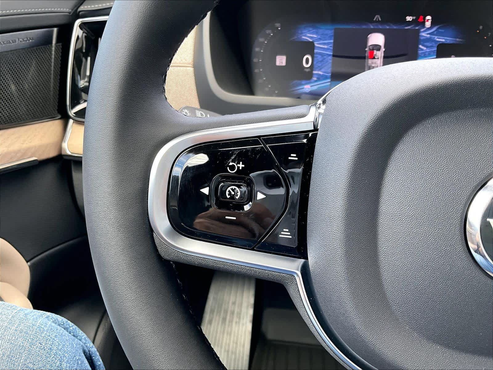 New 2027 Volvo XC90 B6 Ultra AWD/4WD image 17