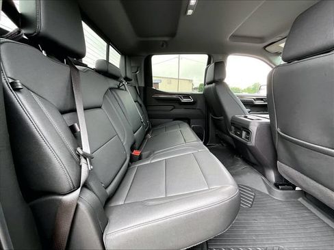 Used 2024 Chevrolet Silverado 1500 LT Trail Boss w/ Convenience Package II AWD/4WD image 16