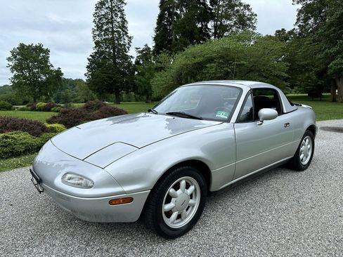 Used 1990 MAZDA MX-5 Miata RWD image 4