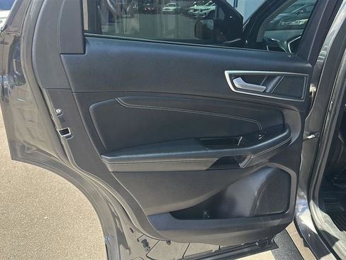Used 2019 Ford Edge Titanium FWD image 26