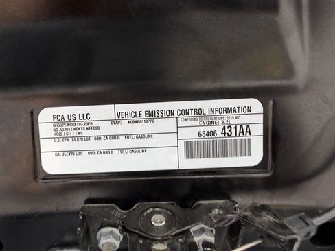Used 2019 Jeep Cherokee Limited AWD/4WD image 11