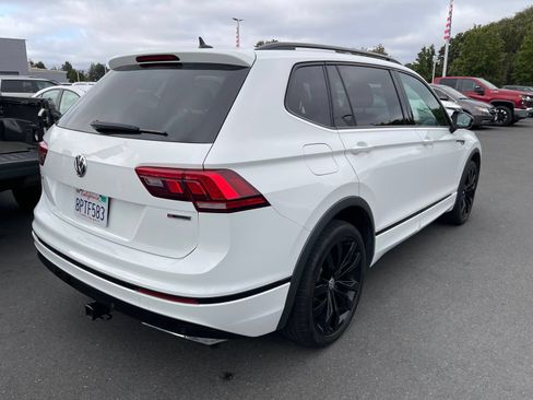 Used 2020 Volkswagen Tiguan SE AWD/4WD image 2