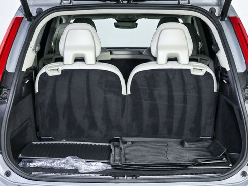 Certified 2024 Volvo XC90 T8 Plus w/ Protection Package Premier image 33