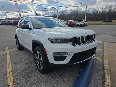 Used 2024 Jeep Grand Cherokee Limited 4xe image 3