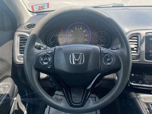 Used 2017 Honda HR-V EX image 19