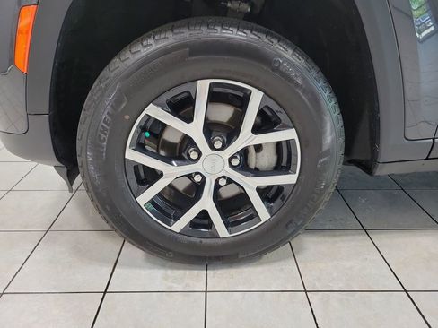 Certified 2024 Jeep Grand Cherokee Limited AWD/4WD image 53