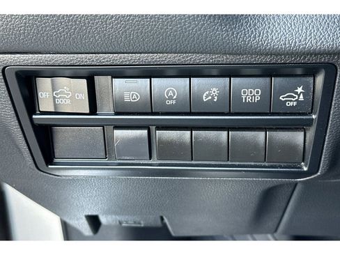 Used 2024 Toyota Tundra Limited AWD/4WD image 31