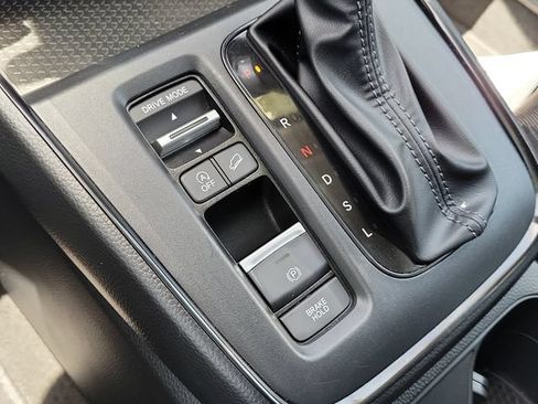 Used 2025 Honda CR-V LX image 27