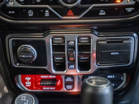 Used 2021 Jeep Gladiator Rubicon w/ LED Lighting Group AWD/4WD image 23