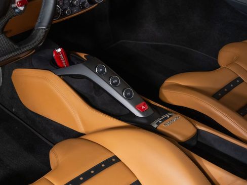 Used 2017 Ferrari 488 GTB RWD image 31