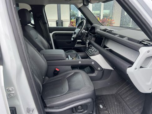 Used 2020 Land Rover Defender 110 SE image 21