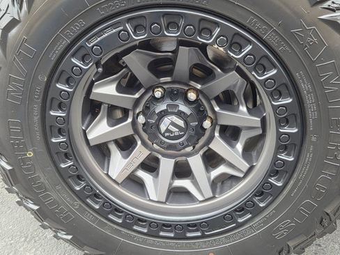 Used 2017 Ford F150 XLT image 41