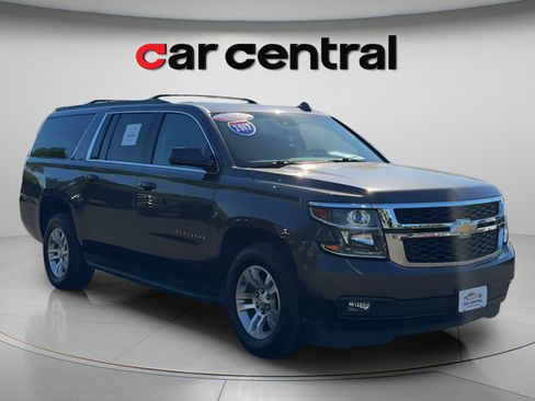 Used 2017 Chevrolet Suburban LT AWD/4WD image 7