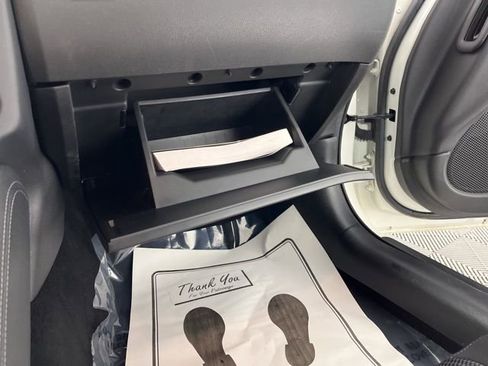 Used 2020 Nissan 370Z Coupe image 36