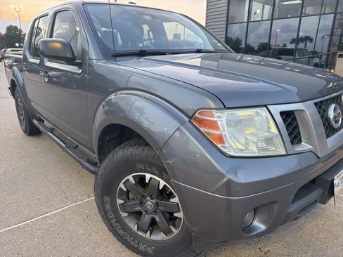 Used 2018 Nissan Frontier SV RWD image 1