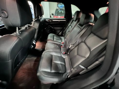 Used 2016 Porsche Cayenne image 11