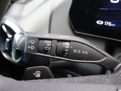 Used 2025 Chevrolet Equinox EV LT image 21