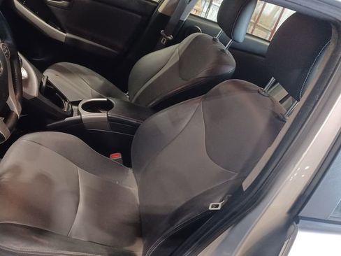 Used 2014 Toyota Prius Five image 6